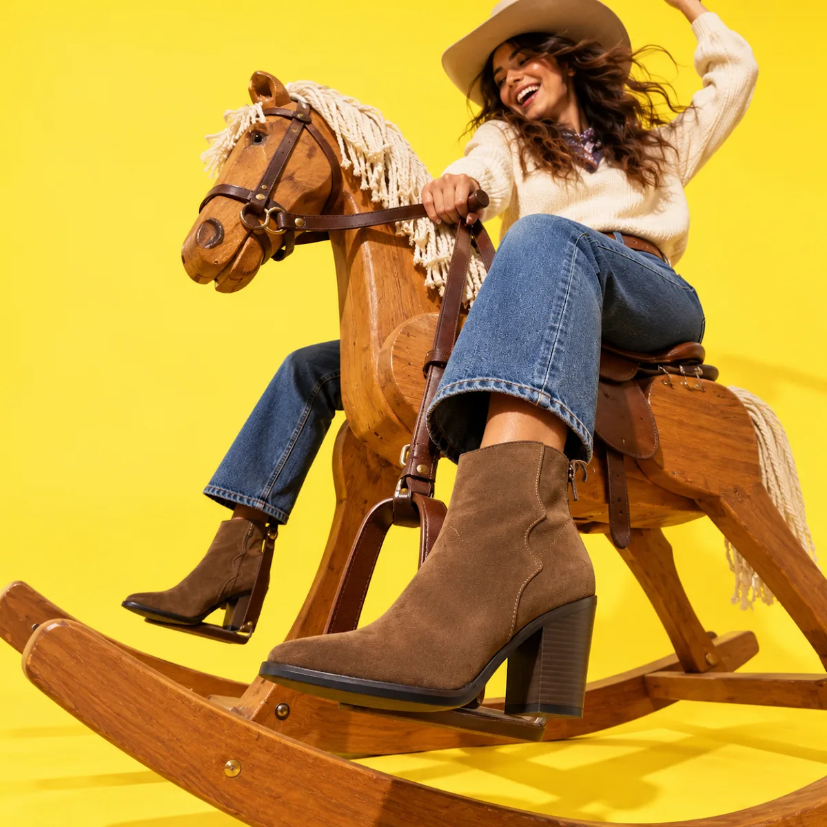 Bottines western marron San Marina portées